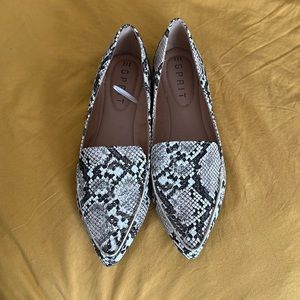 Snakeskin flats